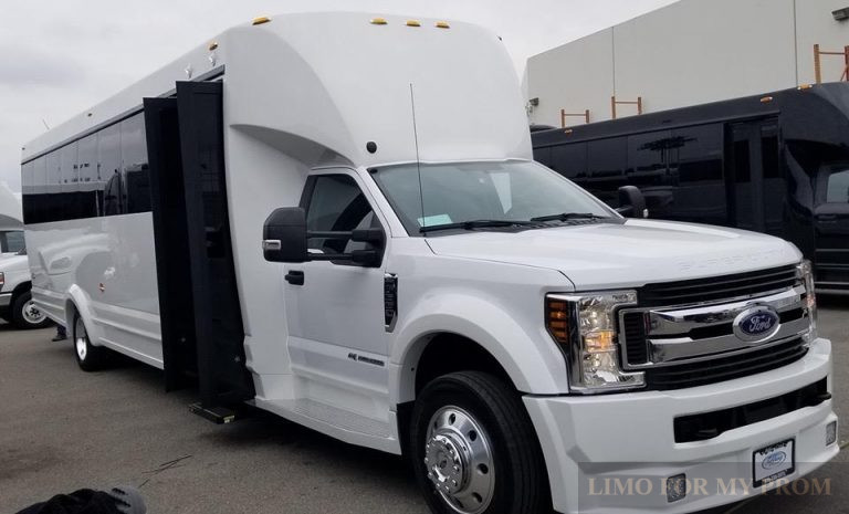 Ford F 750 Party Bus1